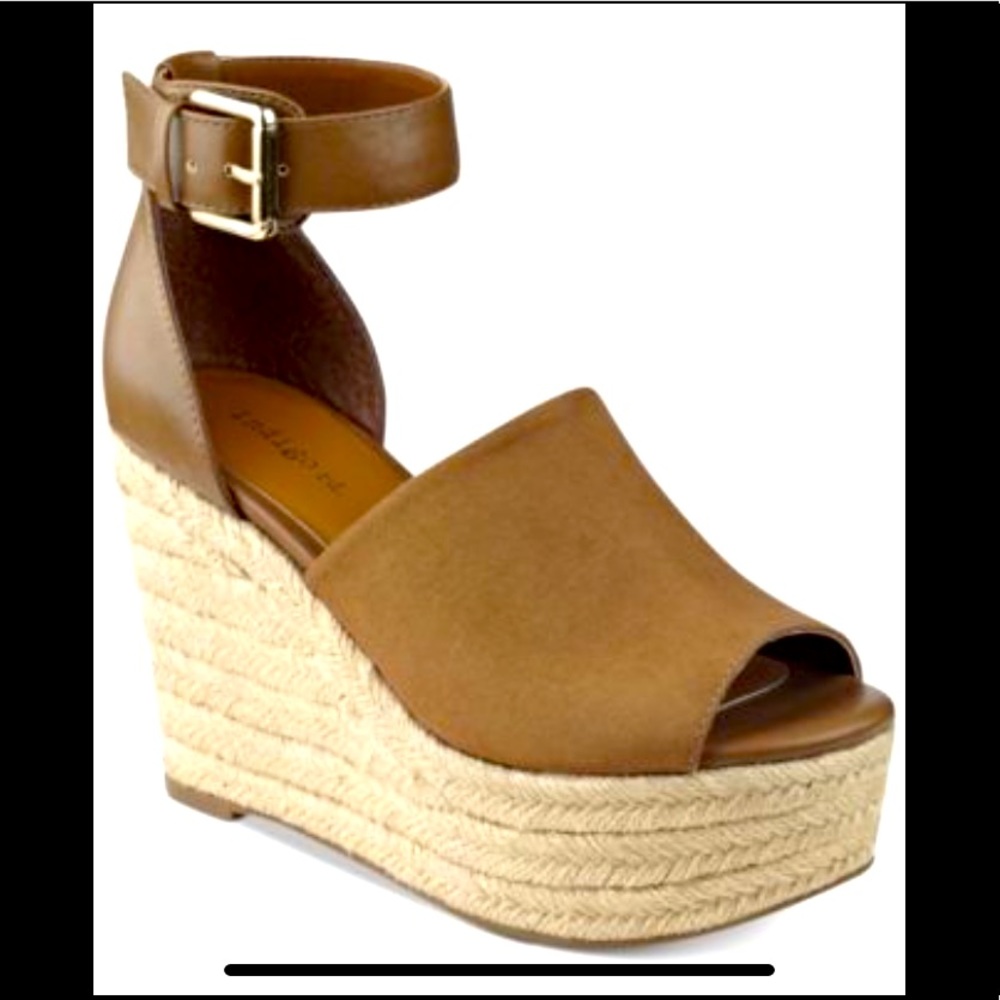 Indigo Rd. Airy Wedges Size 7